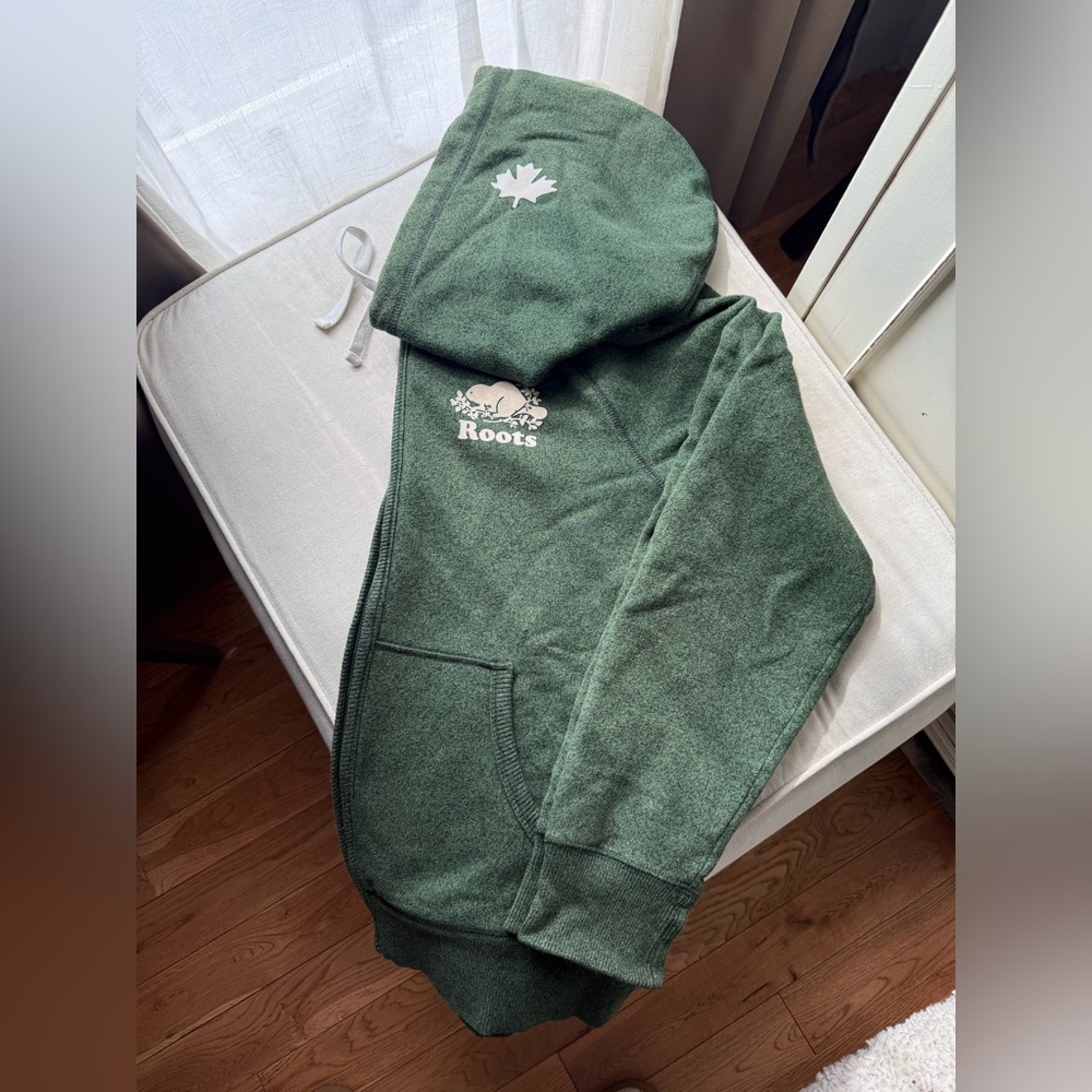 SOLD🚫Roots Green Full Zip Sweatshirt
